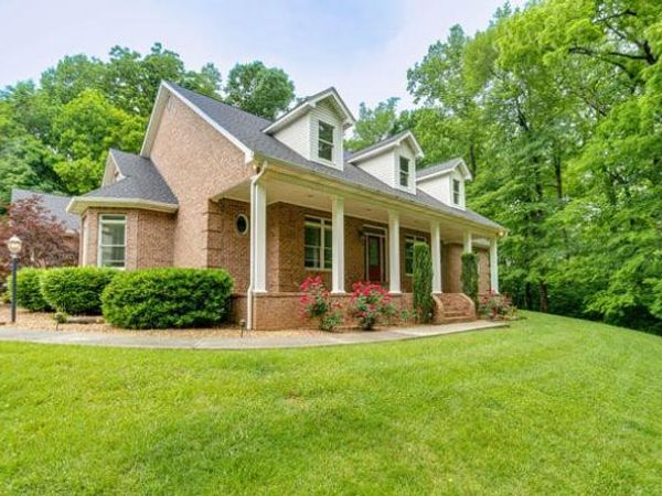 2410 Breckenridge Street , Athens, TN 37303