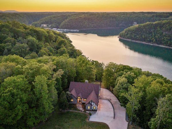 415 Summer Breeze Dr , Smithville, TN 37166