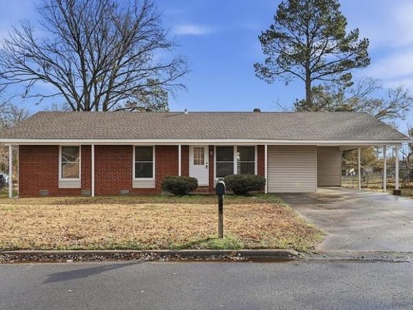 803 S Louisville Avenue , Russellville, AR 72801