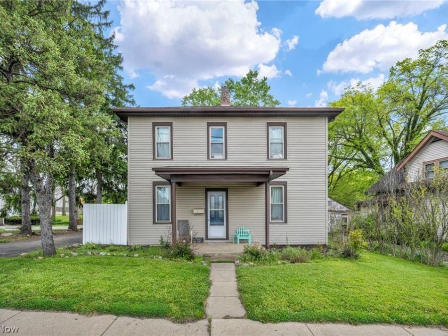 22 Main Street S, Navarre, OH 44662 Photo 1