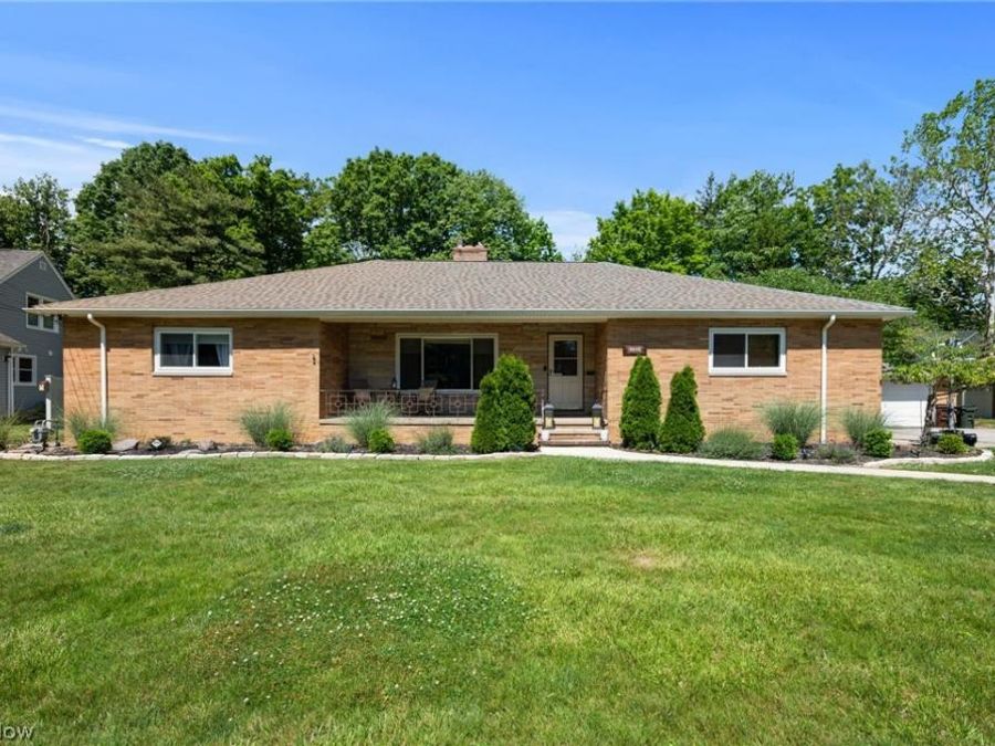 5646 Onaway Oval , Parma, OH 44130 Photo 1
