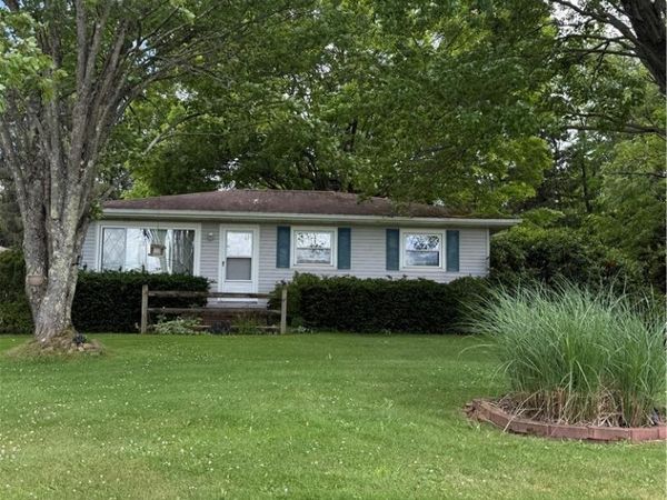 10993 Claridon Troy Road , Chardon, OH 44024