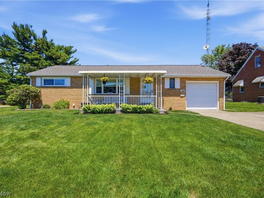 4573 Aurora Street NW, Canton, OH 44708 Photo 1