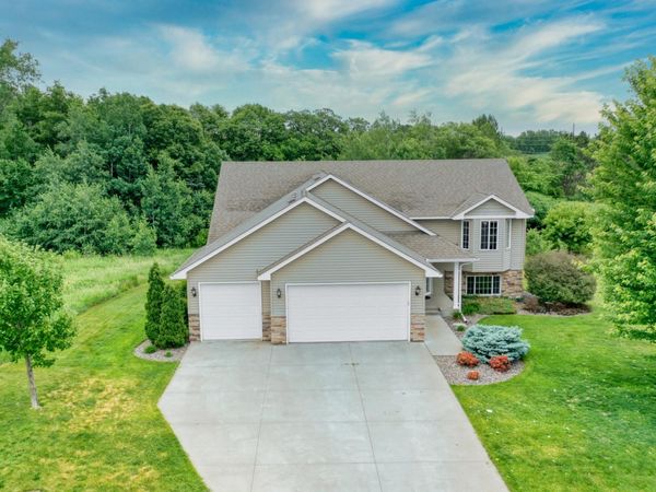 31069 Algonquin Trail , Chisago City, MN 55013