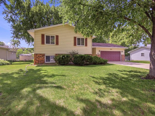 1912 7th Avenue NE, Owatonna, MN 55060