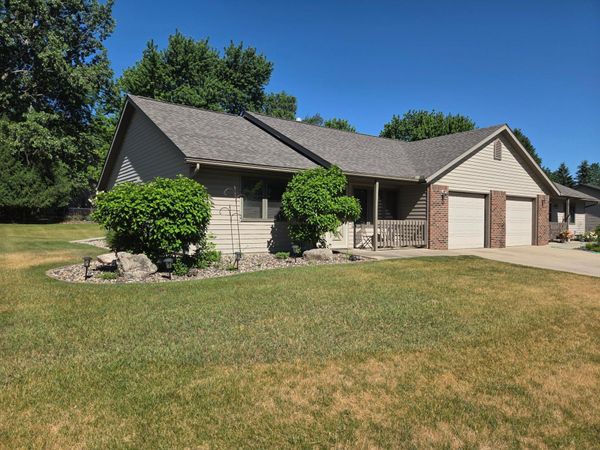 1845 Greenwood Drive , Albert Lea, MN 56007