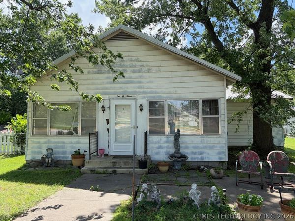 203 N Main Street , Quapaw, OK 74363