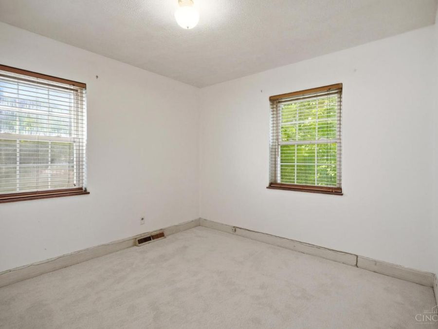 5251 Relluk Drive, Green Township, OH 45238 Photo 12