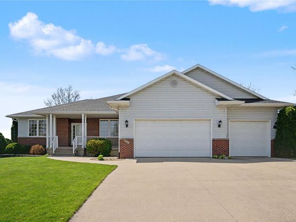 130 Bluff Drive , Fairfax, IA 52228