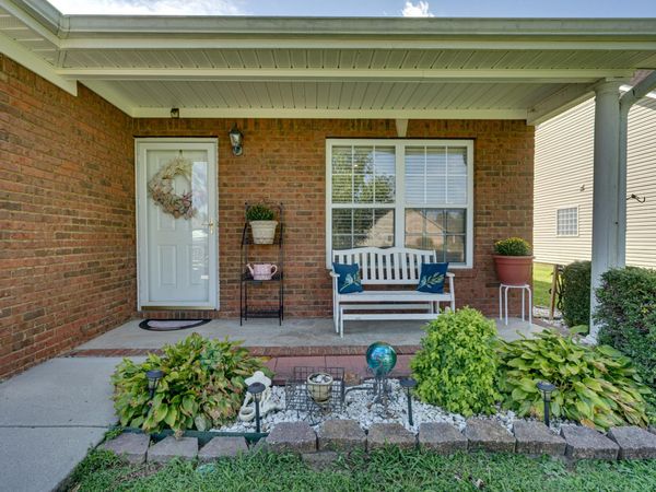 288 Briarstone Dr , Rossville, GA 30741