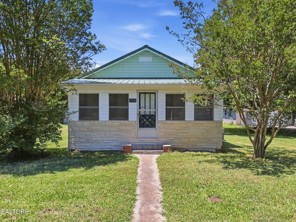 335 Oakdale St , Maryville, TN 37801