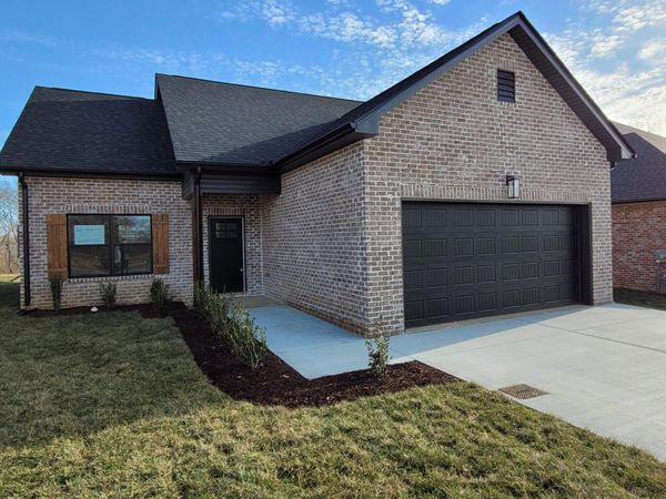 211 Sandalwood Way , Dickson, TN 37055
