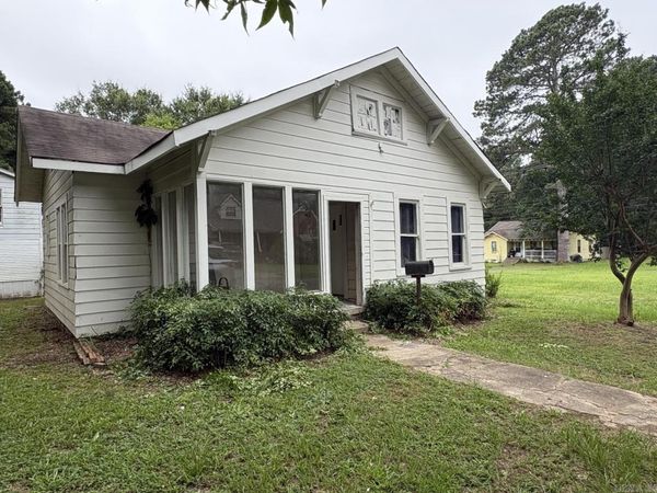 1533 Phillips , Arkadelphia, AR 71923