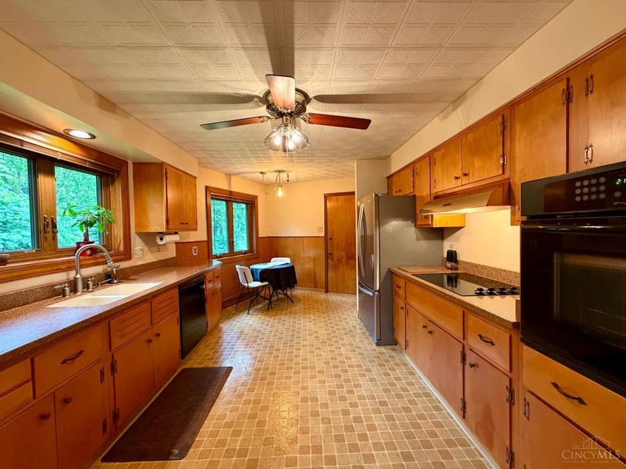 5575 Edger Drive, Green Township, OH 45239 Photo 15