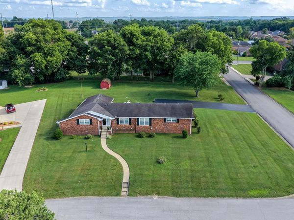 700 Dow Dr , Shelbyville, TN 37160