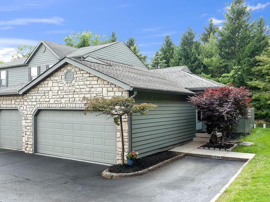 5708 Blendonbrook Lane , Unit 102E, Columbus, OH 43230 Photo 1