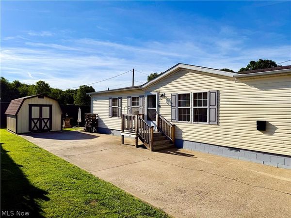 531 Herrick Street , Uhrichsville, OH 44683