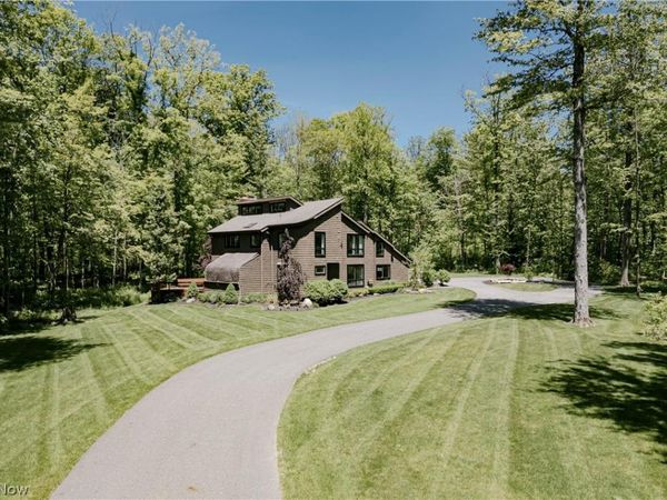 17138 Wood Acre Trail , Chagrin Falls, OH 44023