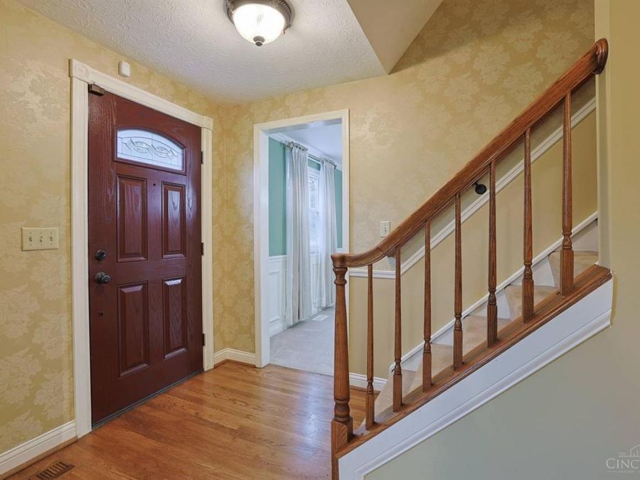 5571 Crestview Drive, Fairfield, OH 45014 Photo 4