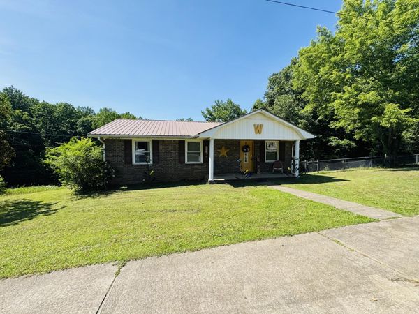785 Old Highway 79 , Dover, TN 37058