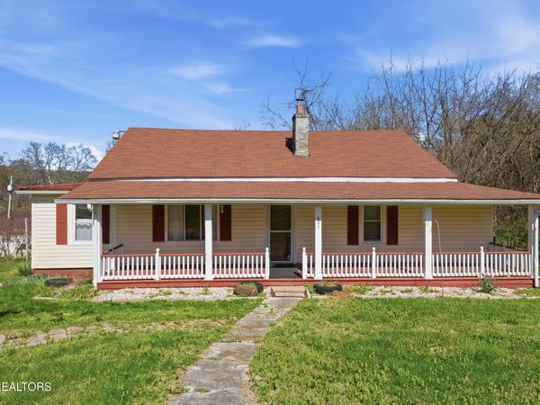 601 Kingston St , Lenoir City, TN 37771
