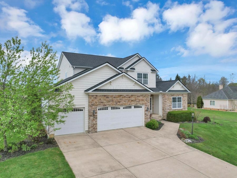 325 Long Trail , Ostrander, OH 43061 Photo 1