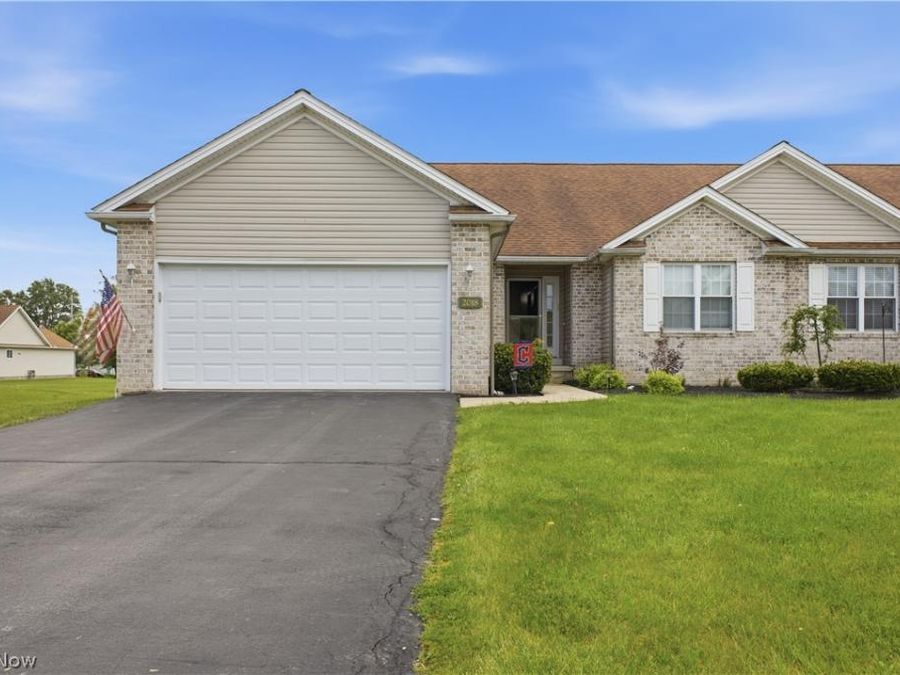 2018 Fox Chase Court , Mineral Ridge, OH 44440 Photo 1