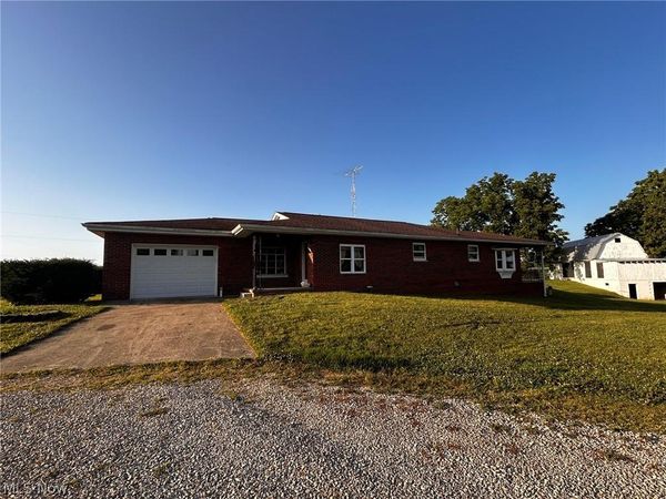 3898 Watertown Road , Waterford, OH 45786