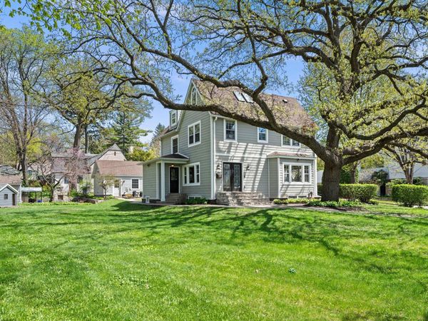 1633 E River Parkway , Minneapolis, MN 55414
