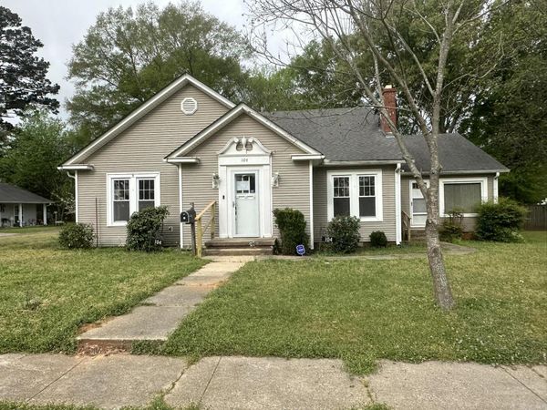 104 Gannaway S , Warren, AR 71671