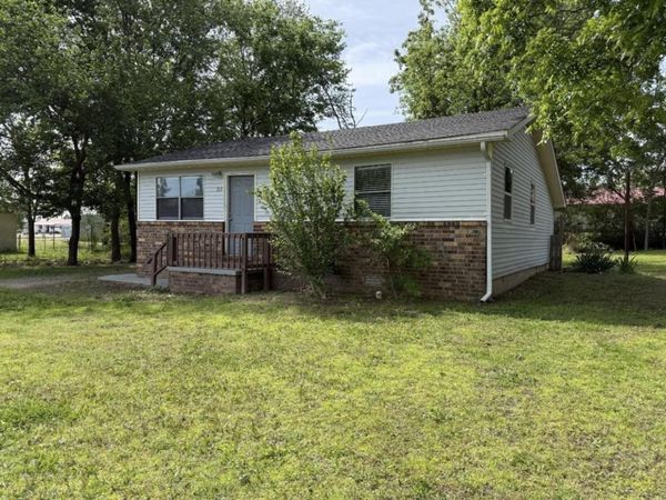 313 Christopher St , Cave City, AR 72521