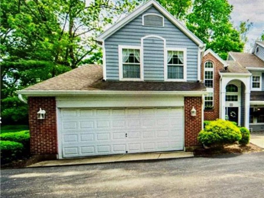 302 Elmwood Drive, Springboro, OH 45066 Photo 1