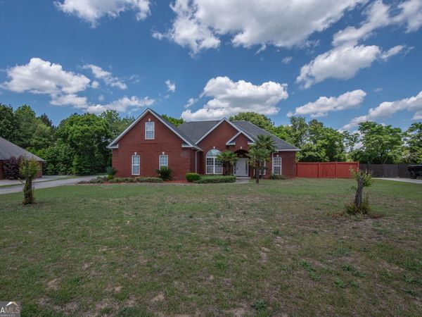 644 Trails End Circle, Bonaire, GA 31005