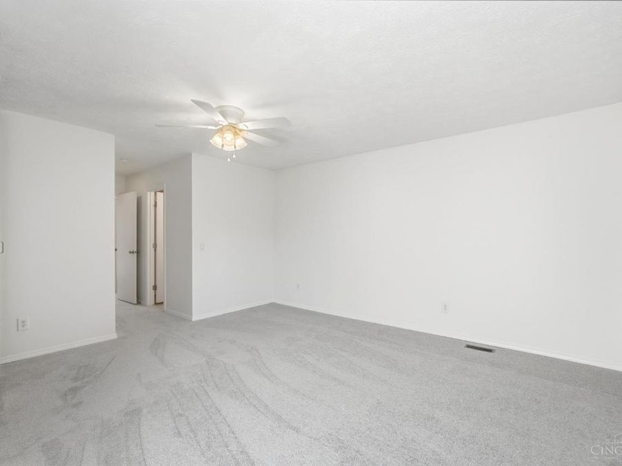 8127 Timbertree Way, West Chester, OH 45069 Photo 12