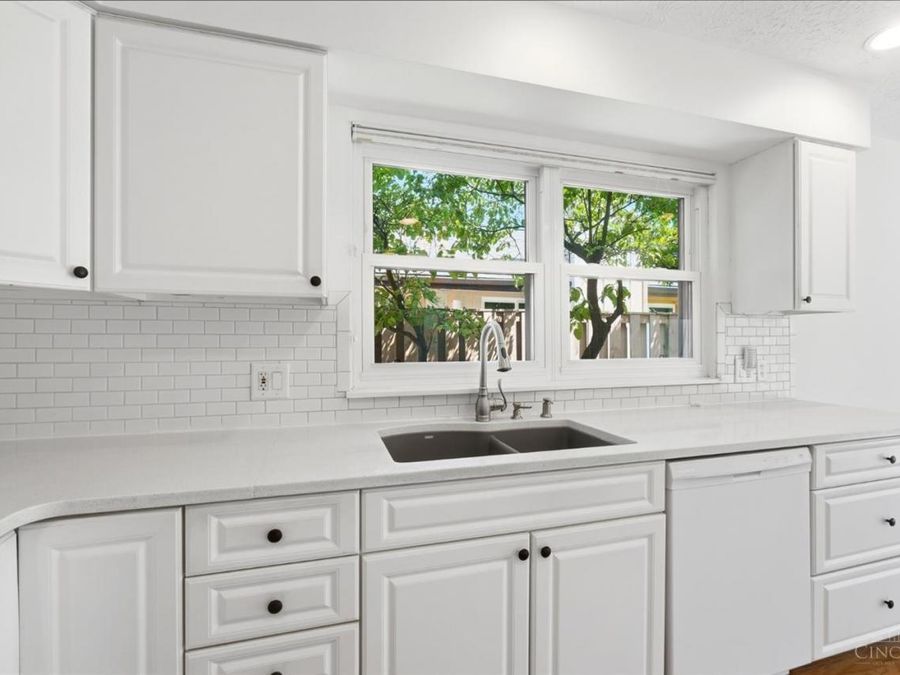 8127 Timbertree Way, West Chester, OH 45069 Photo 6