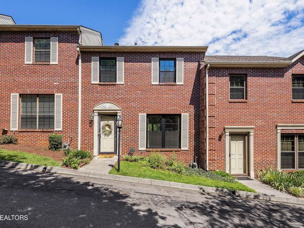 437 S Gallaher View #8 Rd, Knoxville, TN 37919