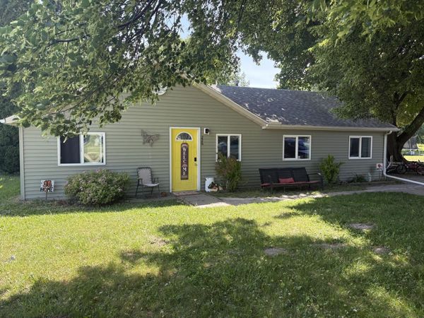 226 14th Street, Rapids City, IL 61278