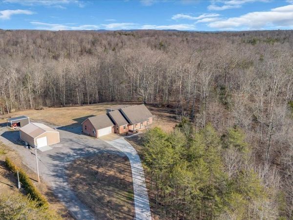 3173 Barnes Mill Rd , Smithville, TN 37166