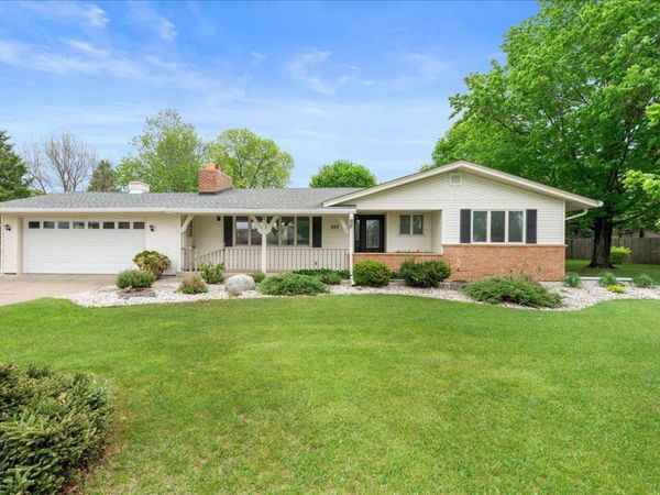 822 Dellwood Street S, Cambridge, MN 55008
