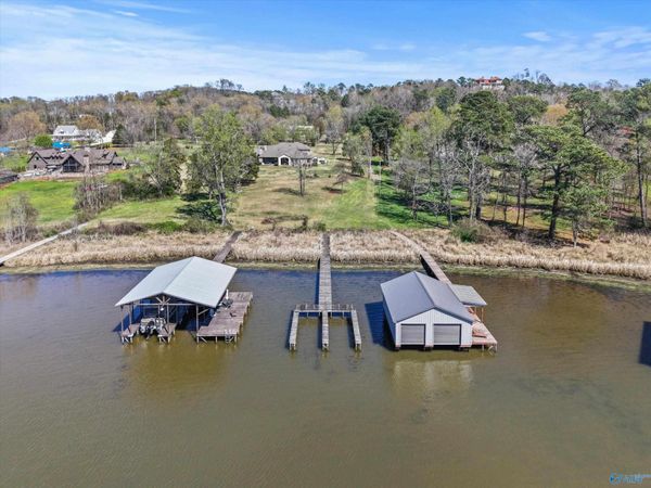 15 Pine Dale Drive, Guntersville, AL 35976