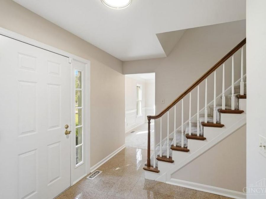 10085 Sonya Lane, West Chester, OH 45241 Photo 6