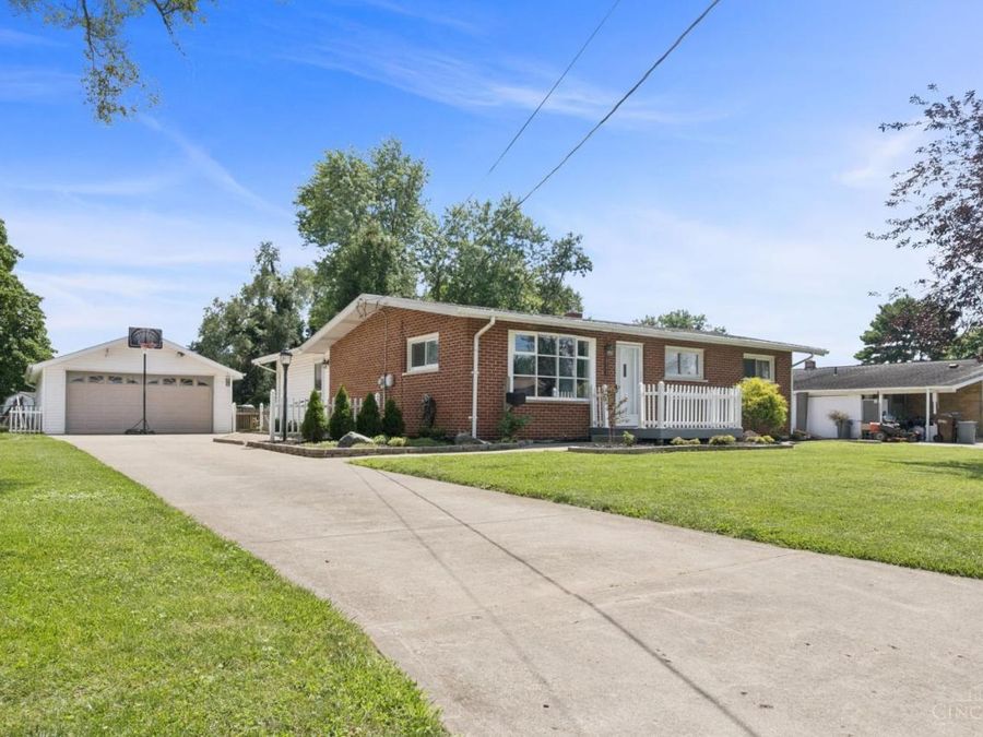 823 Sando Drive, Fairfield, OH 45014 Photo 2
