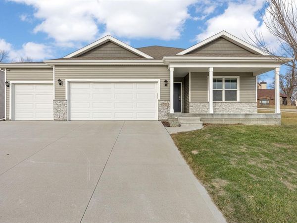 701 Prairie View Drive , West Branch, IA 52358