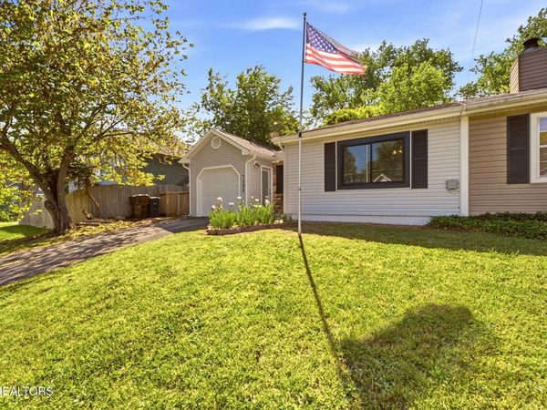 7504 NW Chatham Circle , Knoxville, TN 37909