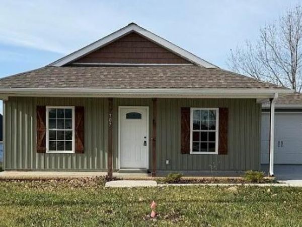 707 W Shelby Ave , Elkton, KY 42220
