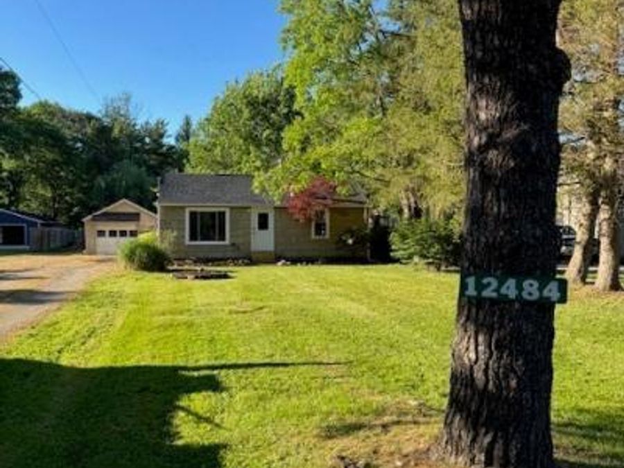 12484 Jackson Drive , Burton, OH 44021 Photo 1