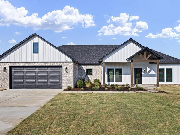30 Sunny , Morrilton, AR 72110