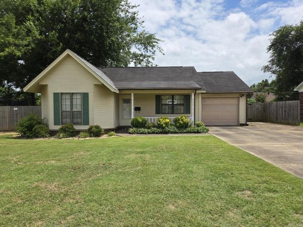 103 Christi , Searcy, AR 72143
