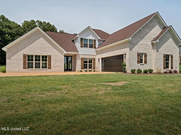 57 Scattered Oaks Drive, Byhalia, MS 38611