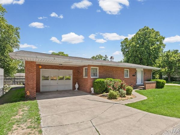 115 W 5th South Street , Mount Olive, IL 62069